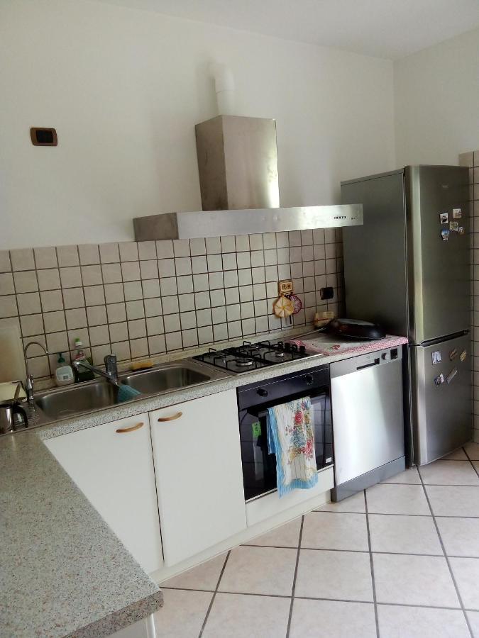 La Casa Sul Lago Apartments - Olive Tree Apartment ليمونِ سول غاردا المظهر الخارجي الصورة