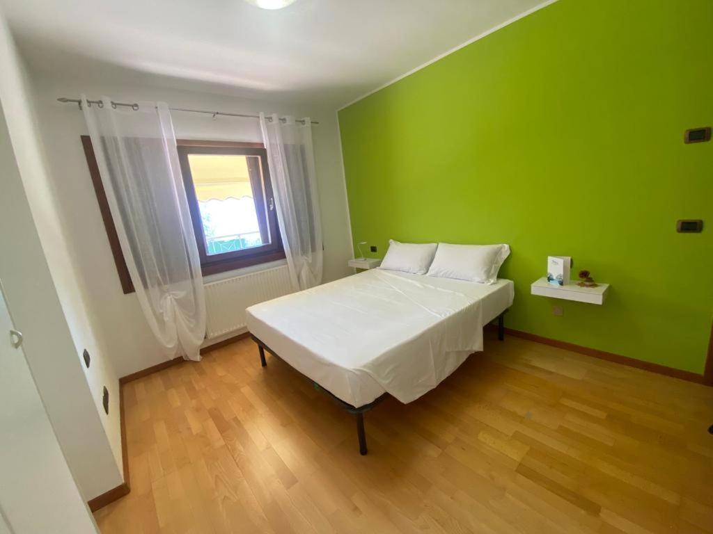 La Casa Sul Lago Apartments - Olive Tree Apartment ليمونِ سول غاردا المظهر الخارجي الصورة